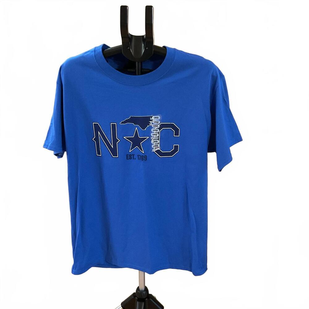 NWT North Carolina Graphic Tshirt Size Large